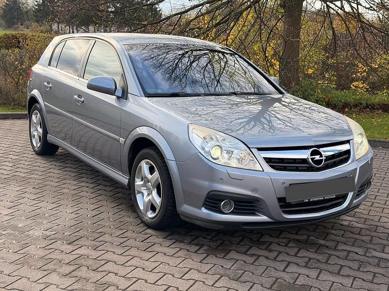 Grau Gebraucht 2006 Opel Signum Kleinwagen | 2.199 € (Fairer Preis) - Bild 1/4