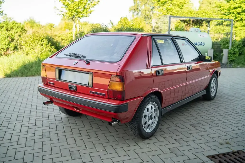 Gebraucht Lancia Delta 165 PS (121 kW) 1988 Rot Kleinwagen