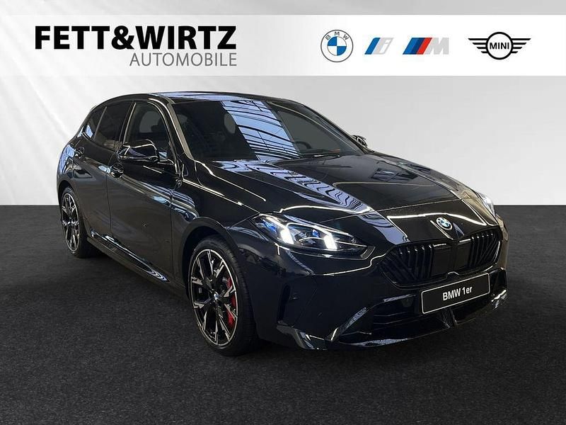 Grau Neu 2025 BMW 120 M Sport Kleinwagen | 39.990 € (Teuer) - Bild 1/3