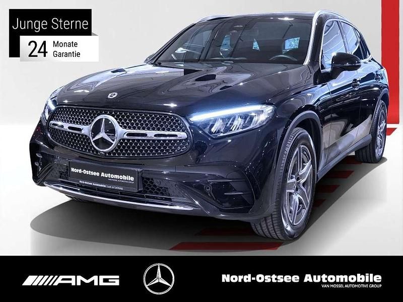 Metalliclack obsidianschwarz Gebraucht 2024 Mercedes GLC300 AMG SUV | 57.390 € (Superpreis) - Bild 1/4