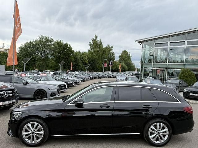 Gebraucht Mercedes C180 Avantgarde 156 PS (114 kW) 2021 Schwarz Kombi