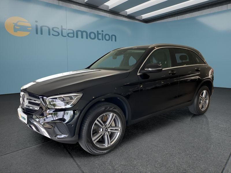Schwarz Gebraucht 2022 Mercedes GLC300 SUV | 44.949 € (Teuer) - Bild 1/4