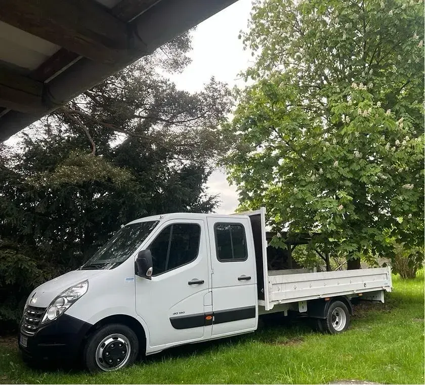 Używany Renault Master 150 KM (110 kW) 2013 Biały Sedan/Limuzyna