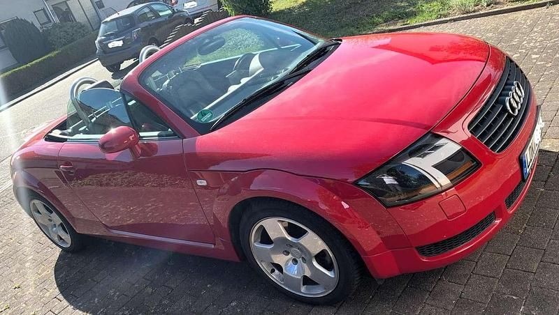 Gebraucht Audi TT Roadster 179 PS (131 kW) 2000 Rot Cabrio