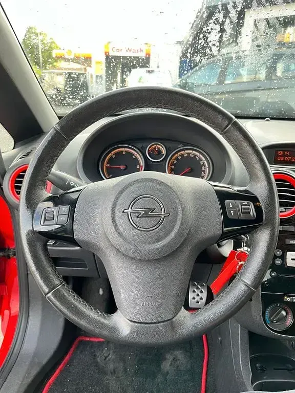 Gebraucht Opel Corsa 131 PS (96 kW) 2010 Rot Kleinwagen