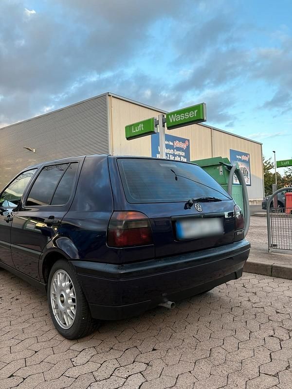 Gebraucht VW Golf III 60 PS (44 kW) 1997 Blau Kleinwagen