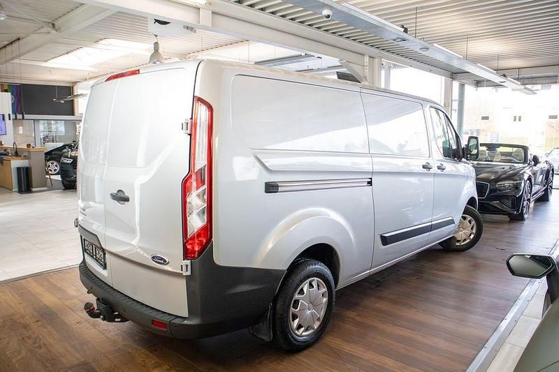 Gebraucht Ford Transit Custom 131 PS (96 kW) 2017 Silber Van / Kleinbus