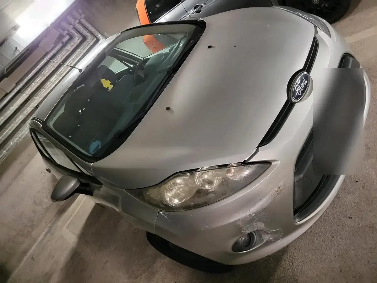 Gebraucht Ford Fiesta 82 PS (60 kW) 2011 Silber Kleinwagen