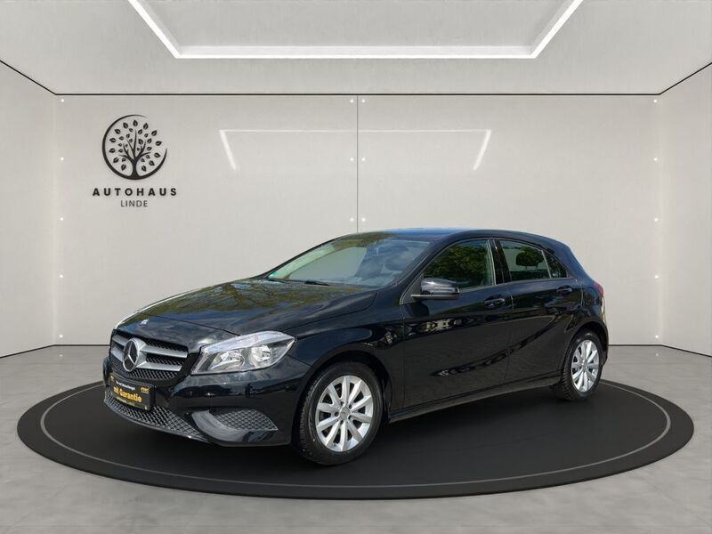 Schwarz Gebraucht 2012 Mercedes A180 Limousine | 9.490 € (Fairer Preis) - Bild 1/4