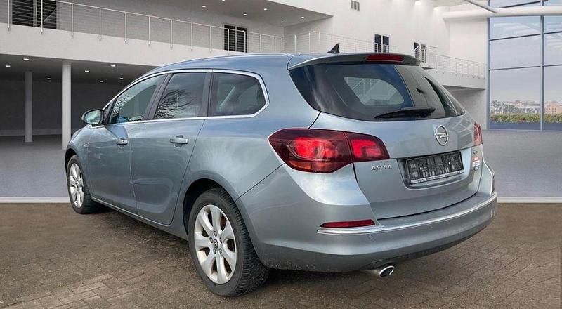 Gebraucht Opel Astra Exklusiv 165 PS (121 kW) 2014 Silber Kombi