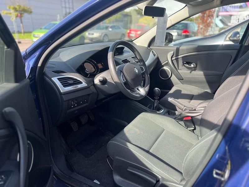 Gebraucht Renault Mégane Dynamique 116 PS (85 kW) 2012 Blau Limousine