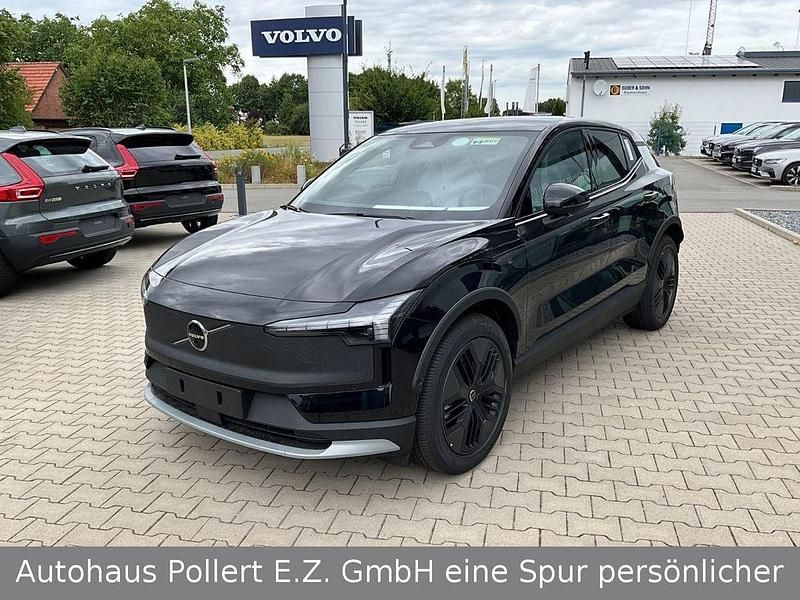 Neu Volvo EX30 CC Performance 314 kW (428 PS) 2025 Schwarz SUV