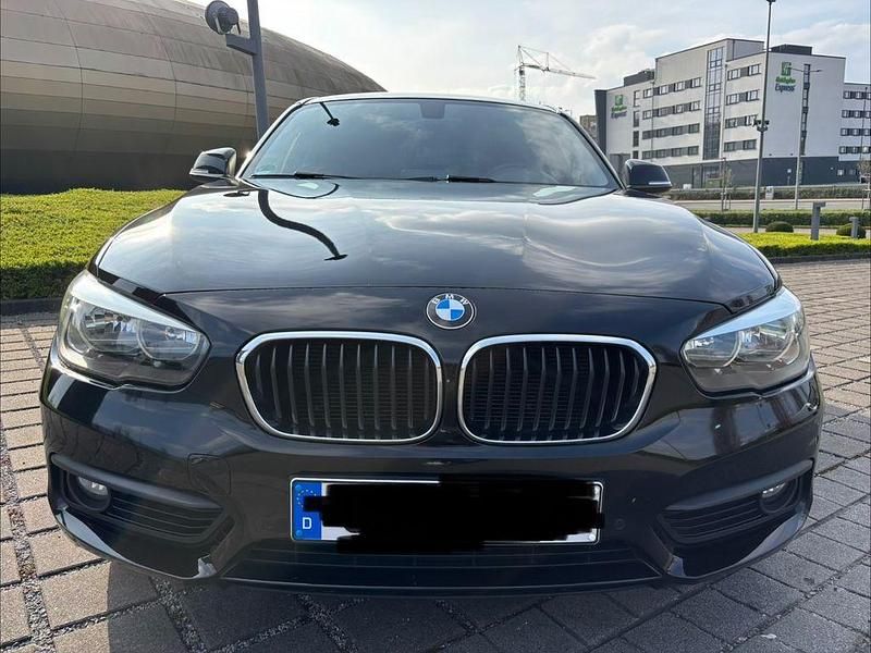 Gebraucht BMW 116 Advantage 109 PS (80 kW) 2018 Schwarz Kleinwagen