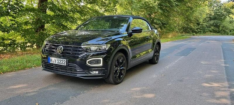Schwarz Gebraucht 2021 VW T-Roc Cabriolet R-line Cabrio | 29.700 € (Fairer Preis) - Bild 1/4