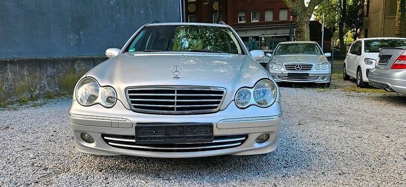 Silber Gebraucht 2004 Mercedes C220 Elegance Kombi | 2.250 € (Fairer Preis) - Bild 1/4