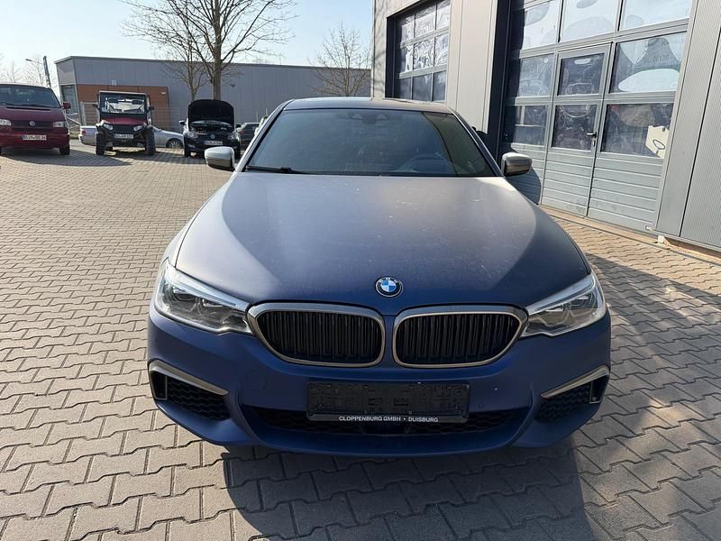Gebraucht BMW M550 Sport Line 462 PS (339 kW) 2017 Blau Limousine
