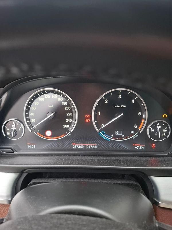 Gebraucht BMW 520 184 PS (135 kW) 2012 Braun Kombi