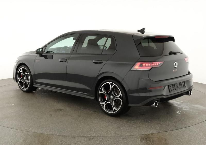 Neu VW Golf VIII GTI 2026 Uranograu