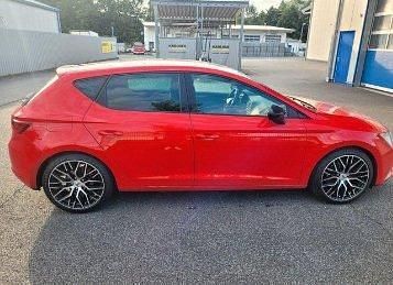 Gebraucht Seat Leon Style 105 PS (77 kW) 2013 Rot Limousine