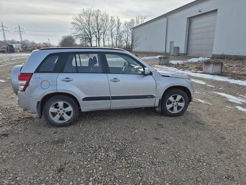 Gebraucht Suzuki Grand Vitara Comfort 129 PS (94 kW) 2012 Grau SUV
