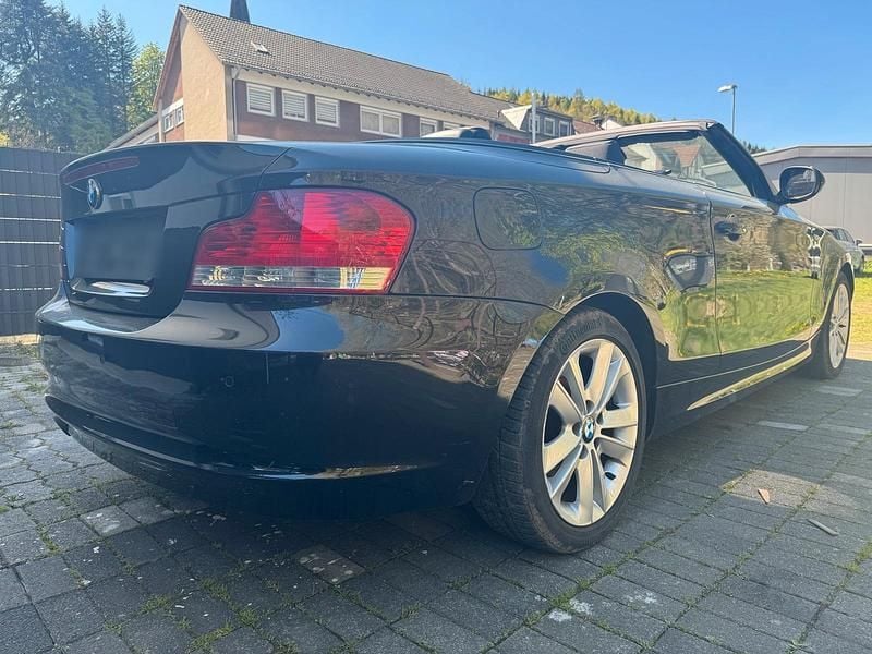 Gebraucht BMW 120 176 PS (129 kW) 2014 Schwarz Kleinwagen