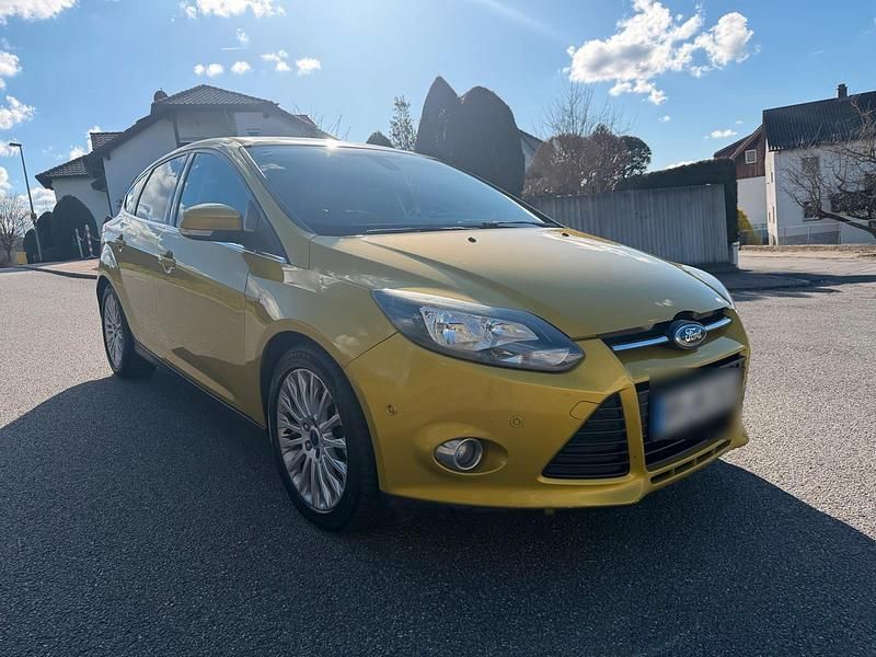 Gebraucht Ford Focus 156 PS (114 kW) 2011 Gelb Limousine