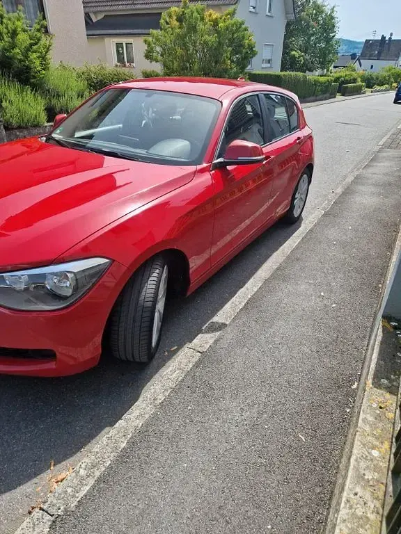 Gebraucht BMW 118 143 PS (105 kW) 2012 Rot Kleinwagen