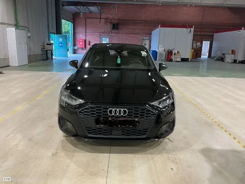 Occasion Audi A3 Attraction 110 ch (80 kW) 2022 Noir Berline