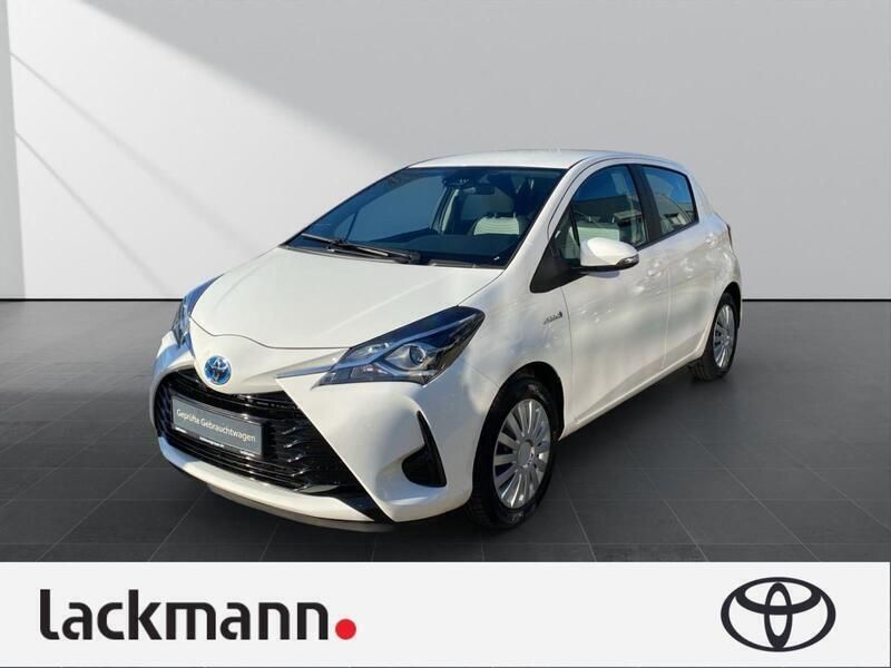 Weiss Gebraucht 2019 Toyota Yaris Hybrid Comfort Limousine | 14.990 € (Fairer Preis) - Bild 1/4