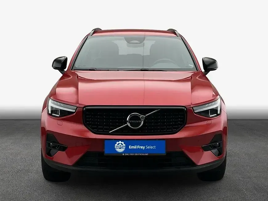 Gebraucht Volvo XC40 Plus 197 PS (144 kW) 2023 Fusion red metallic SUV