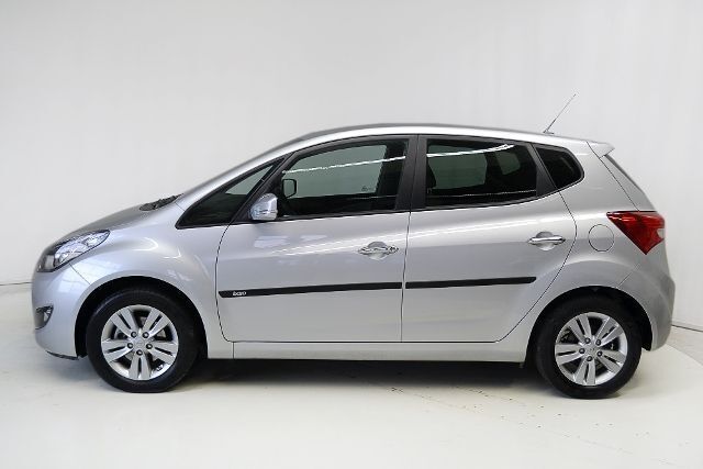 Gebraucht Hyundai ix20 Style 125 PS (91 kW) 2012 Silber metallic Kleinwagen