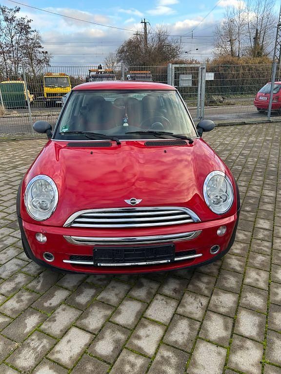 Rot Gebraucht 2006 Mini ONE Kleinwagen | 2.549 € (Guter Preis) - Bild 1/4