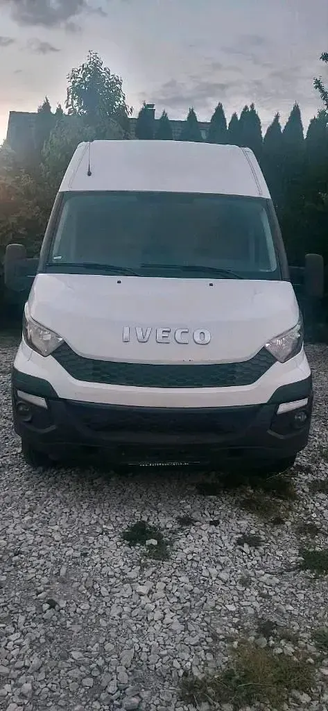 Gebraucht Iveco Daily 130 PS (95 kW) 2014 Weiß Van / Kleinbus