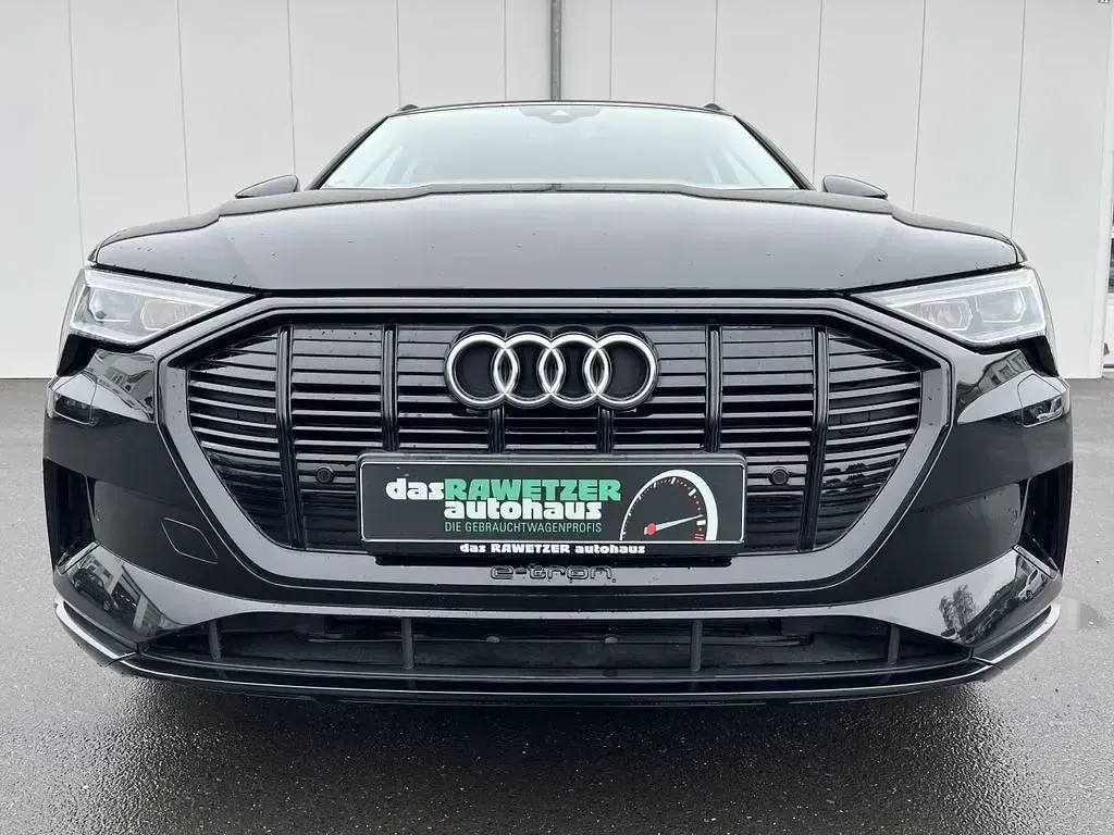 Gebraucht Audi e-tron Advanced Plus 300 kW (408 PS) 2022 Mythosschwarz SUV