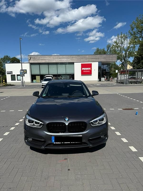 Grau Gebraucht 2018 BMW 118 Kleinwagen | 9.000 € (Superpreis) - Bild 1/4