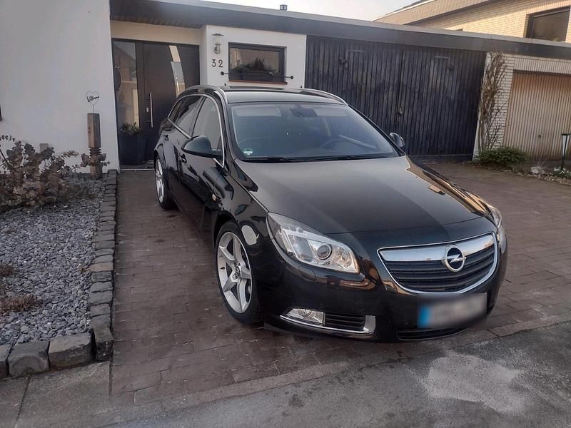 Gebraucht Opel Insignia 160 PS (117 kW) 2012 Schwarz Kombi