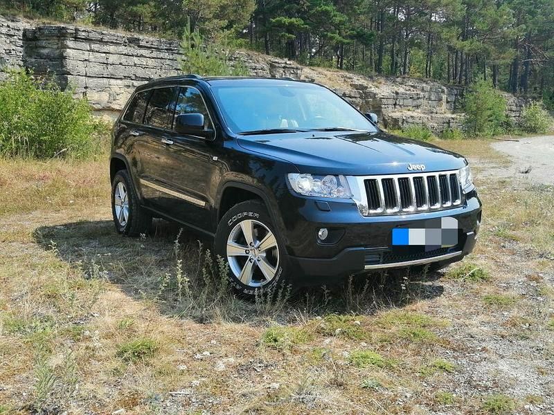 Schwarz Gebraucht 2013 Jeep Grand Cherokee Laredo SUV | 19.700 € (Teuer) - Bild 1/4