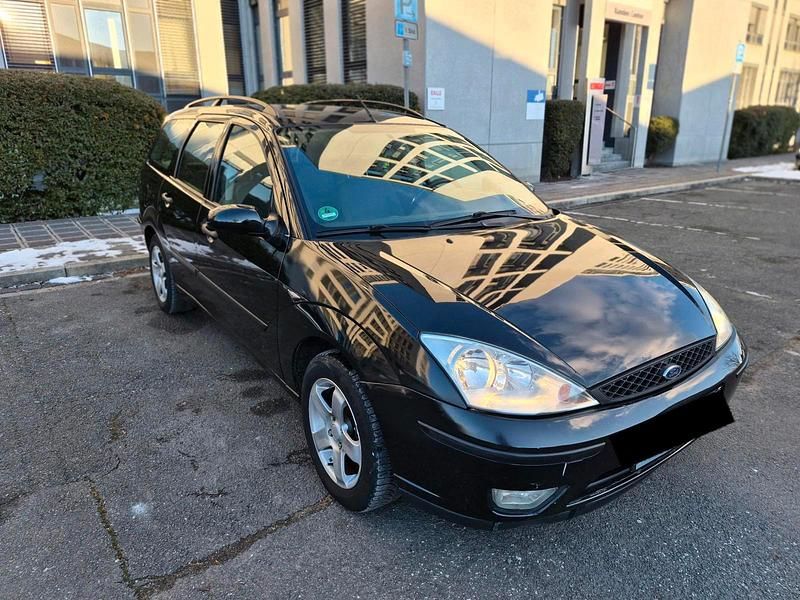 Schwarz Gebraucht 2004 Ford Focus Kombi | 600 € (Guter Preis) - Bild 1/4