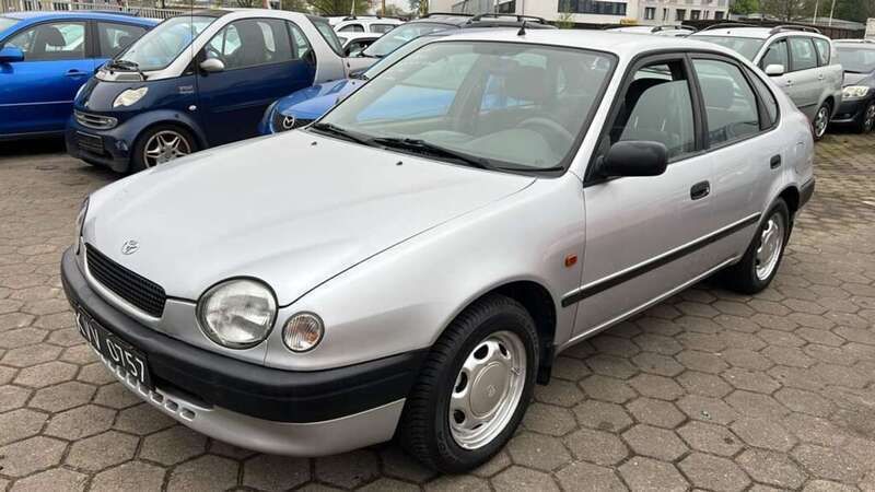 Grau Gebraucht 1999 Toyota Corolla Limited Kombi | 2.800 € (Guter Preis) - Bild 1/4