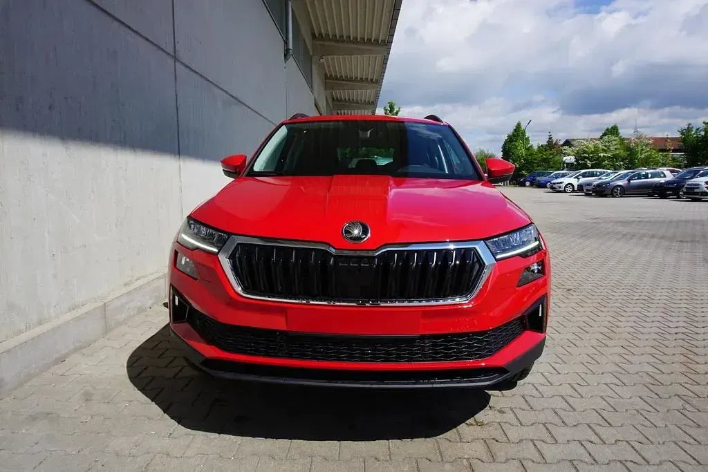 Neu Skoda Karoq 150 PS (110 kW) 2026 Velvetrot metallic SUV