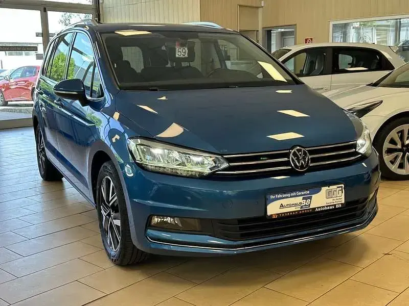 Gebraucht VW Touran Highline 150 PS (110 kW) 2022 Blau Van / Kleinbus