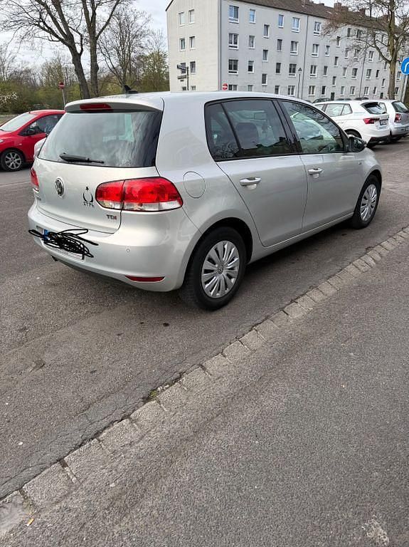 Gebraucht VW Golf VI Match 105 PS (77 kW) 2011 Silber Kleinwagen