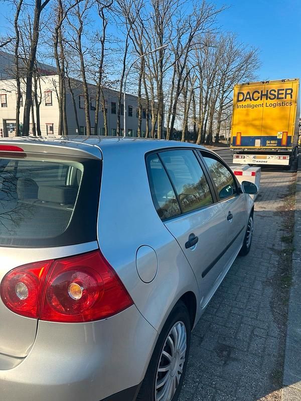 Gebraucht VW Golf V 75 PS (55 kW) 2004 Silber Kleinwagen