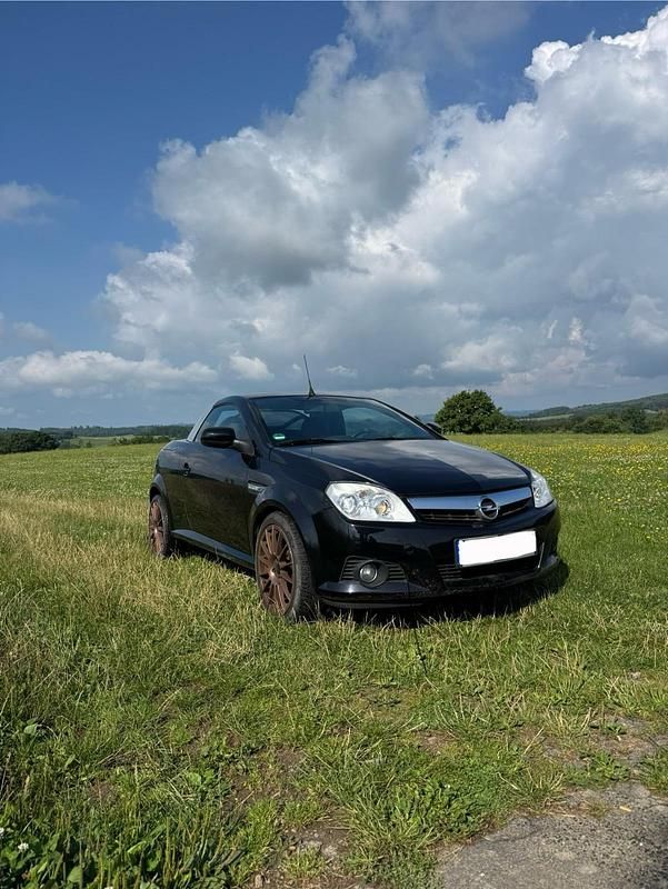 Schwarz Gebraucht 2008 Opel Tigra Cabrio | 2.200 € (Superpreis) - Bild 1/4