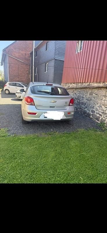 Gebraucht Chevrolet Cruze 124 PS (91 kW) 2012 Silber Limousine