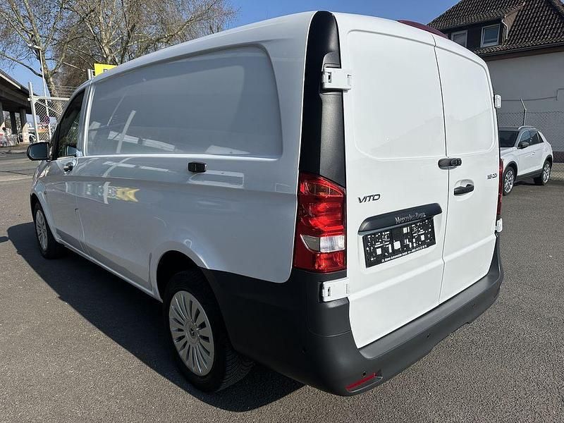 Gebraucht Mercedes Vito 163 PS (119 kW) 2024 Arktikweiss Van