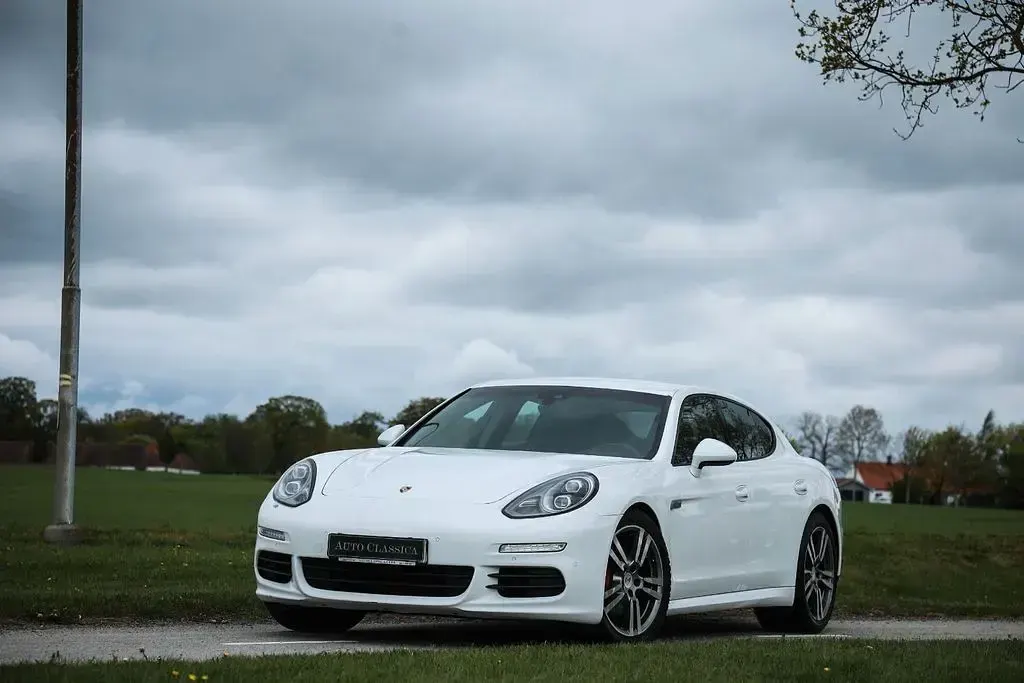 Gebraucht Porsche Panamera 250 PS (183 kW) 2014 Weiß Kleinwagen