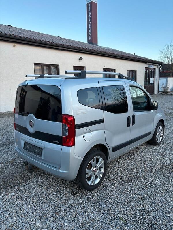 Blau Gebraucht 2015 Fiat Qubo Trekking Van / Kleinbus | 3.500 € (Fairer Preis) - Bild 1/4