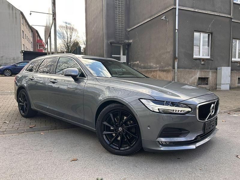 Gebraucht Volvo V90 Momentum 190 PS (139 kW) 2017 Grau Kombi