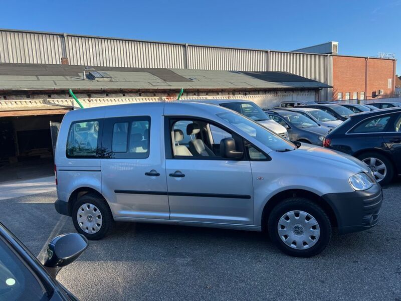 Gebraucht VW Caddy Life 80 PS (58 kW) 2010 Silber Van / Kleinbus